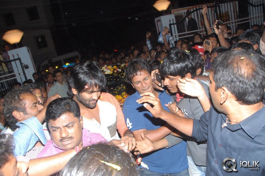 Pandavulu-Pandavulu-Tummeda-Team-Visits-Theatres-in-Hyderabad